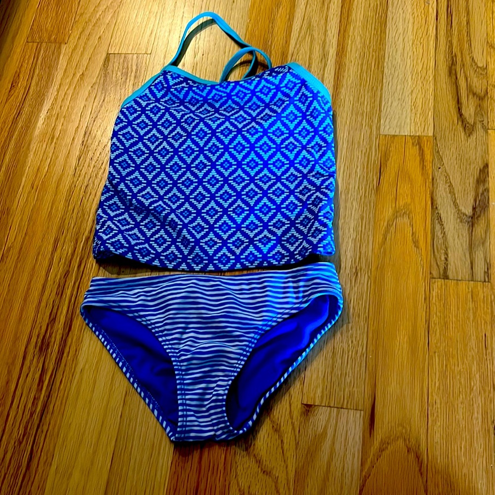 size youth small (6) blue and white-color
